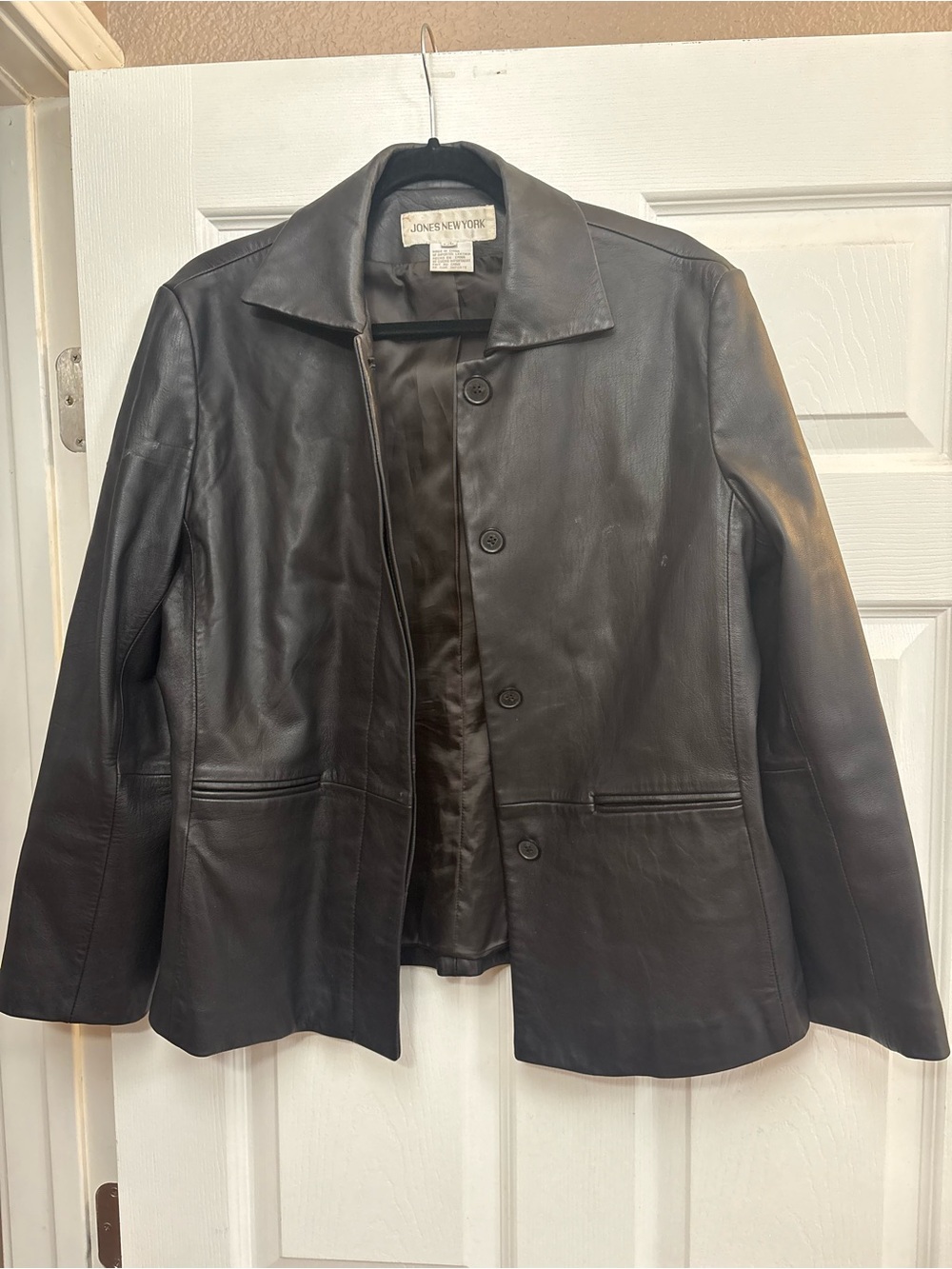 100% leather vintage Jones New York black button front collared jacket fall L
